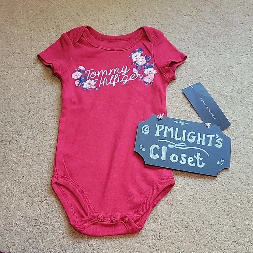 Tommy Hilfiger New Floral Onesie 6/9 Months Red Short Sleeve